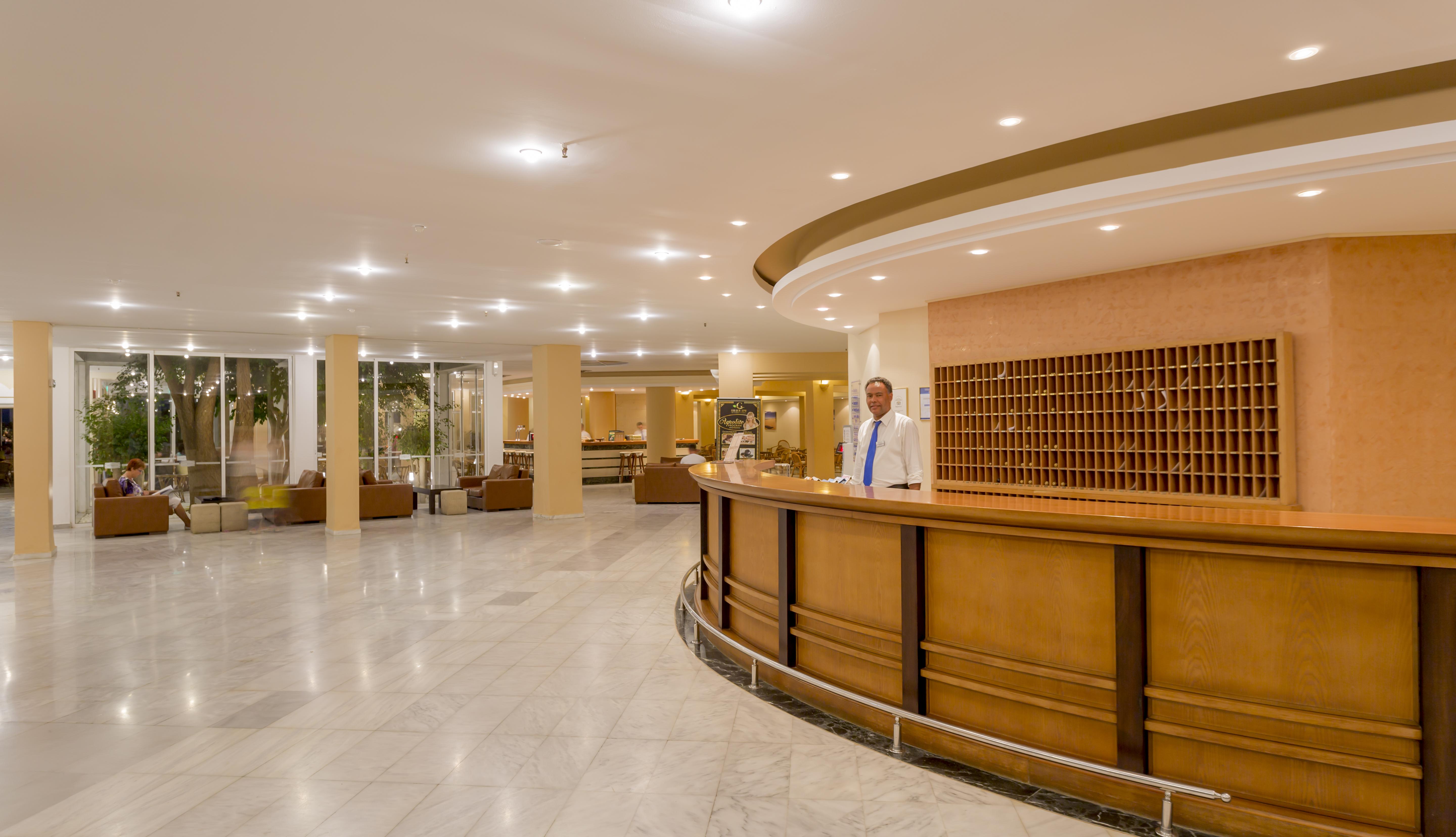 Dessole Dolphin Bay Hotel Amoudara  Exterior photo
